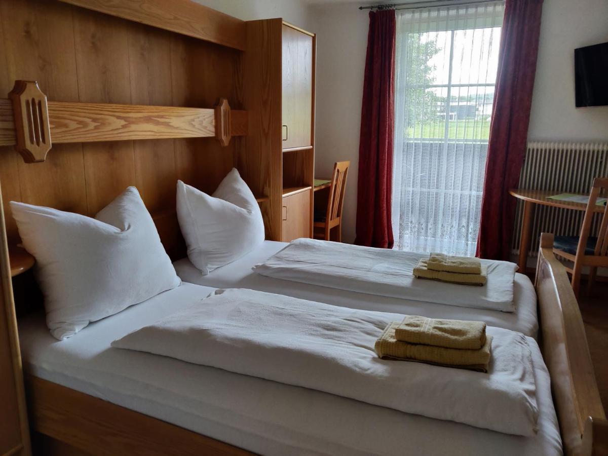 Pension Holzapfel Занкт-Ґеорґен-ім-Аттерґау Екстер'єр фото